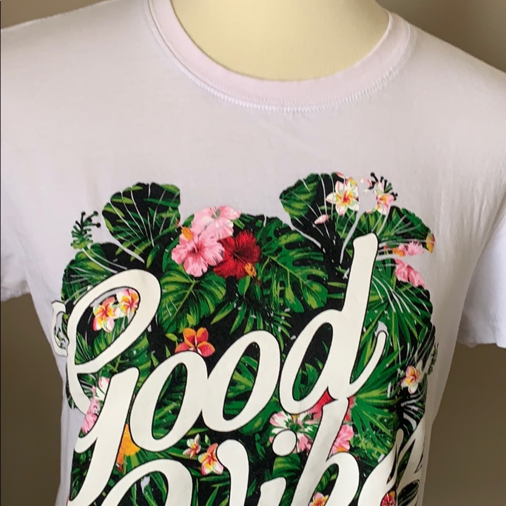 GOOD‎ VIBES Short Sleeve Tee Size Med * Multi Color - Picture 2 of 7